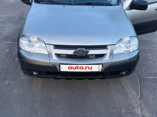 2013 Chevrolet Niva I Рестайлинг, серый, 530000 рублей, вид 2