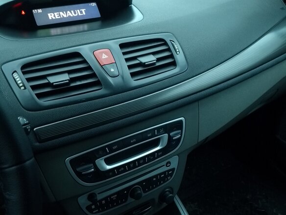 2010 Renault Megane III, чёрный, 900000 рублей - вид 19