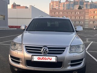 2008 Volkswagen Touareg I Рестайлинг, серебристый, 1370000 рублей, вид 2