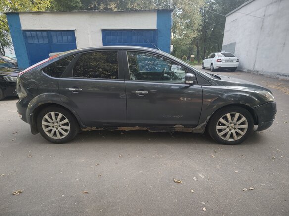 2010 Ford Focus II Рестайлинг, серый, 300000 рублей - вид 5