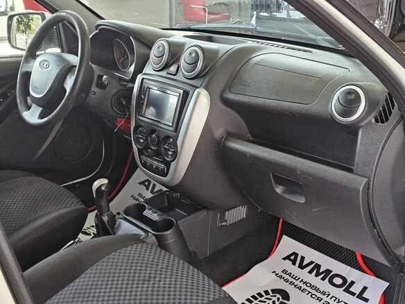 2013 Lada (ВАЗ) Granta I, белый, 399000 рублей - вид 16