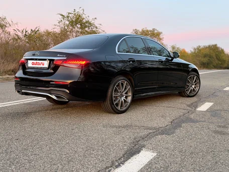 2020 Mercedes-Benz E-Класс 200 V (W213, S213, C238) Рестайлинг, чёрный, 4000000 рублей, вид 3