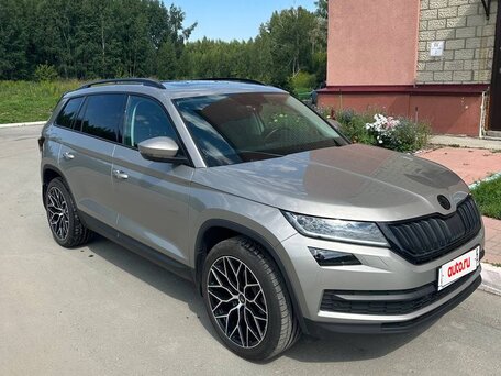 2021 Skoda Kodiaq I, коричневый, 2850000 рублей, вид 4