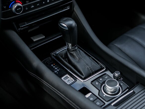2021 Mazda 6 III (GJ) Рестайлинг 2, красный, 2144000 рублей - вид 11