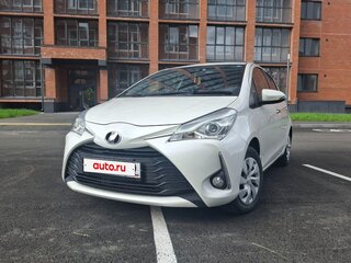 2019 Toyota Vitz III (XP130) Рестайлинг 2, белый, 1000000 рублей, вид 1