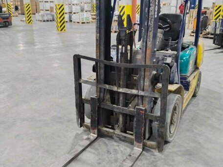 2002 Komatsu FD25, жёлтый, 950000 рублей, вид 2