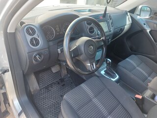 2011 Volkswagen Tiguan I, серебристый, 990000 рублей, вид 4