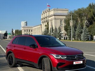 2021 Volkswagen Tiguan II Рестайлинг, красный, 3199000 рублей, вид 4