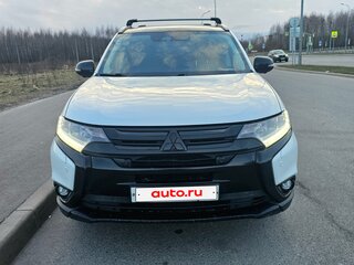 2017 Mitsubishi Outlander III Рестайлинг 2, белый, 2450000 рублей, вид 4