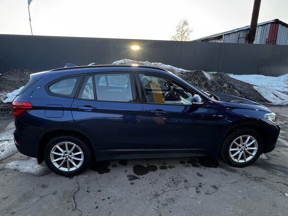 2020 BMW X1 16d sDrive II (F48) Рестайлинг, синий, 2320000 рублей - вид 5