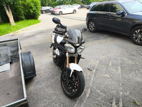 2012 Triumph Speed Triple, белый, 550000 рублей, вид 4