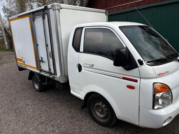 2010 Hyundai Porter II, белый, 730000 рублей - вид 2