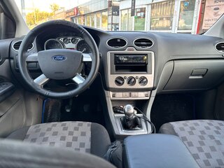 2008 Ford Focus II Рестайлинг, чёрный, 550000 рублей, вид 5