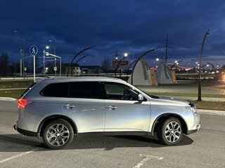 2014 Mitsubishi Outlander III Рестайлинг, серый, 1600000 рублей, вид 3