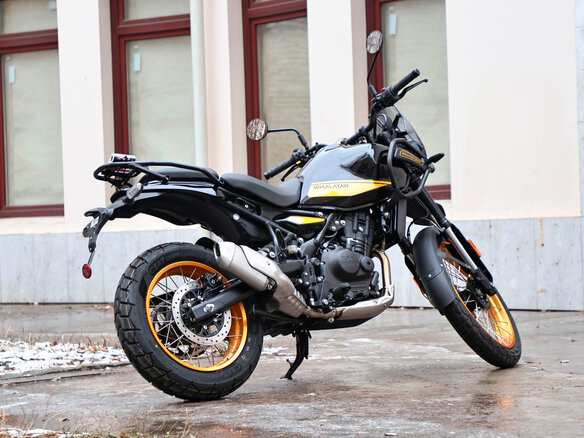 2025 Royal Enfield Himalayan, чёрный, 599900 рублей - вид 3