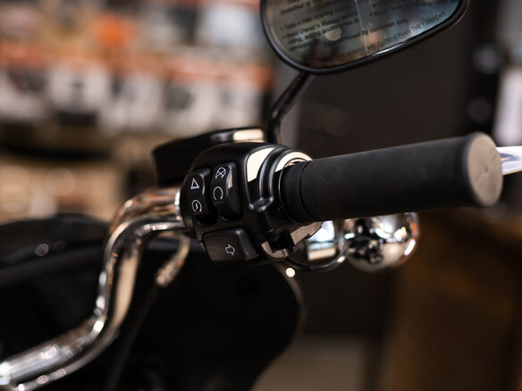 2021 Harley-Davidson Sport Glide, чёрный, 2850000 рублей - вид 17