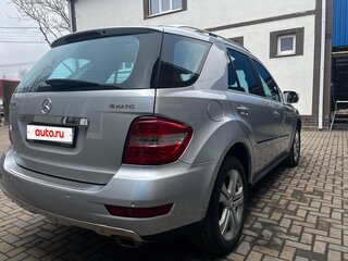 2008 Mercedes-Benz M-Класс 350 II (W164) Рестайлинг, серебристый, 1550000 рублей, вид 4