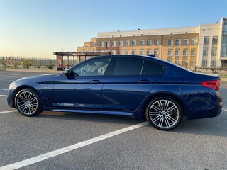 2018 BMW 5 серии 530d xDrive VII (G30/G31/G38), синий, 4000000 рублей, вид 3