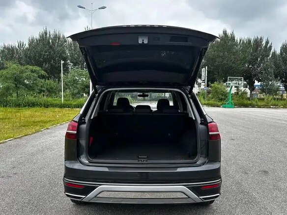 2022 Volkswagen Tayron I, чёрный, 2240000 рублей - вид 8