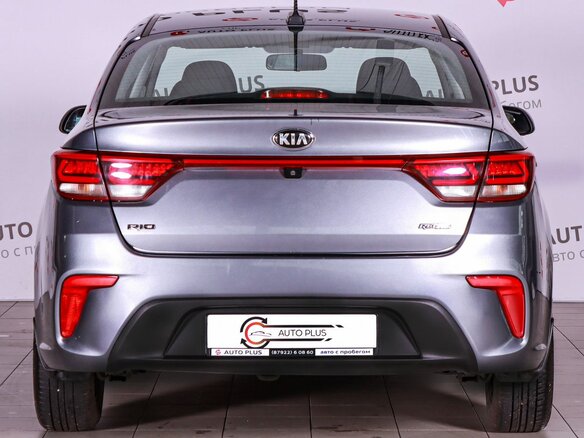 2018 Kia Rio IV, серый - вид 3