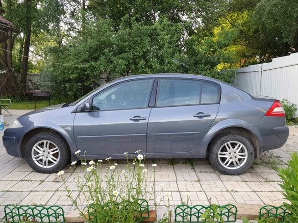 2007 Renault Megane II Рестайлинг, серый, 400000 рублей - вид 4