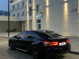 2019 Toyota Camry VIII (XV70), чёрный, 2799999 рублей, вид 3