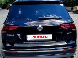 2019 Volkswagen Tiguan II, чёрный, 2999999 рублей, вид 3