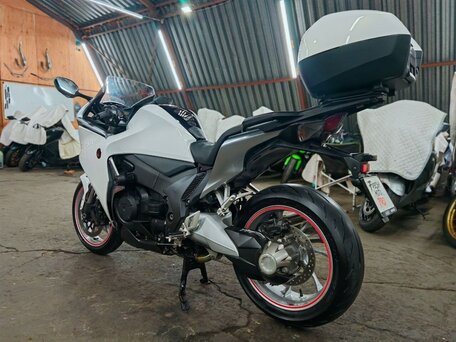 2012 Honda VFR 1200, белый, 860000 рублей, вид 5