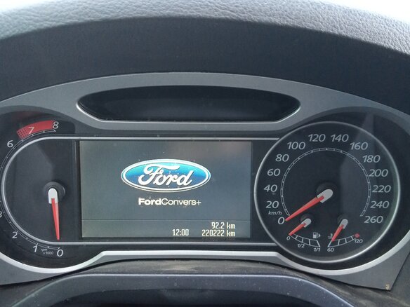 2010 Ford S-MAX I, серый, 850000 рублей - вид 4