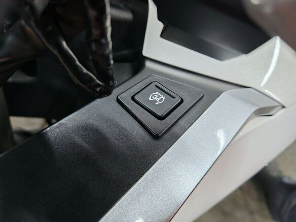 2012 Honda VFR 1200, белый, 860000 рублей - вид 37