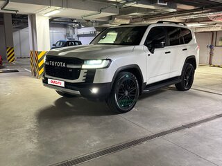 2021 Toyota Land Cruiser 300 Series, белый, 7500000 рублей, вид 5