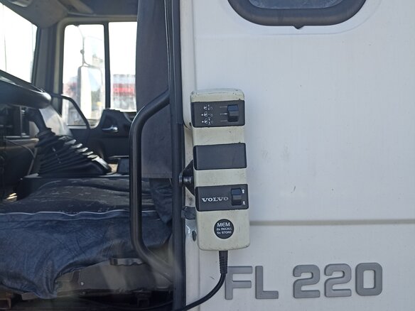 2004 Volvo FL, белый, 2450000 рублей - вид 5
