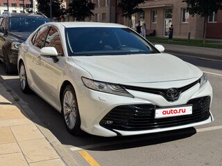 2020 Toyota Camry VIII (XV70), белый, 2774000 рублей, вид 3