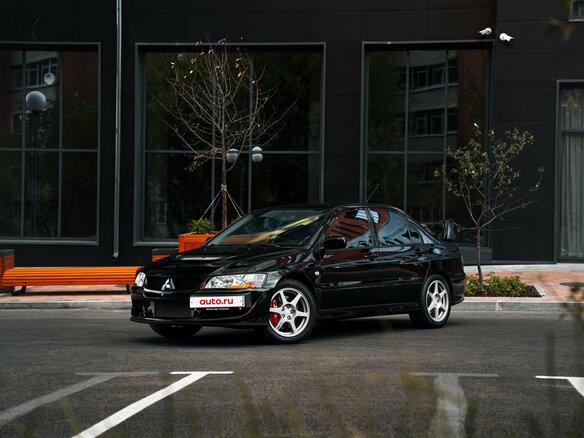 2004 Mitsubishi Lancer Evolution VIII, чёрный - вид 2