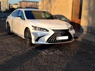 2022 Lexus ES 200 VII Рестайлинг, белый, 5500000 рублей, вид 3