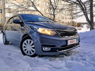 2015 Kia Rio III Рестайлинг, серебристый, 749000 рублей, вид 1