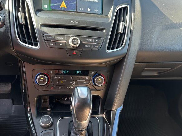 2017 Ford Focus III Рестайлинг, серый, 950000 рублей - вид 8