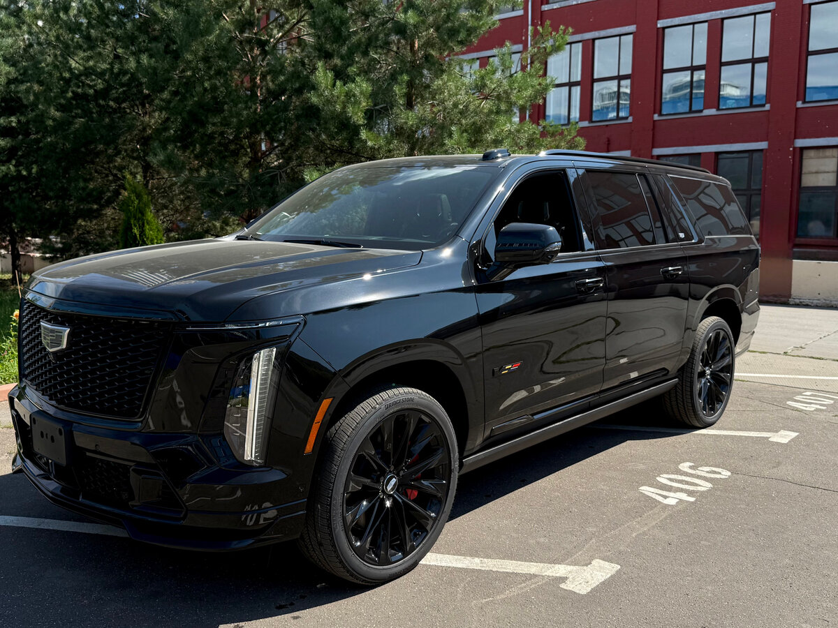 Открыть фотографии: Cadillac Escalade-V I Рестайлинг