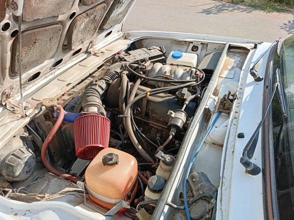 2008 Lada (ВАЗ) 2105, белый, 100000 рублей - вид 4