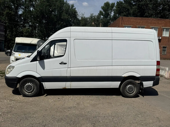 2013 Mercedes-Benz Sprinter, белый, 1400000 рублей - вид 2