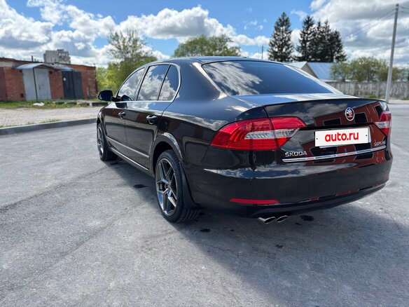2014 Skoda Superb II Рестайлинг, коричневый, 1000000 рублей - вид 4