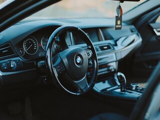 2011 BMW 5 серии 520d VI (F10/F11/F07), бежевый, 1890000 рублей, вид 5