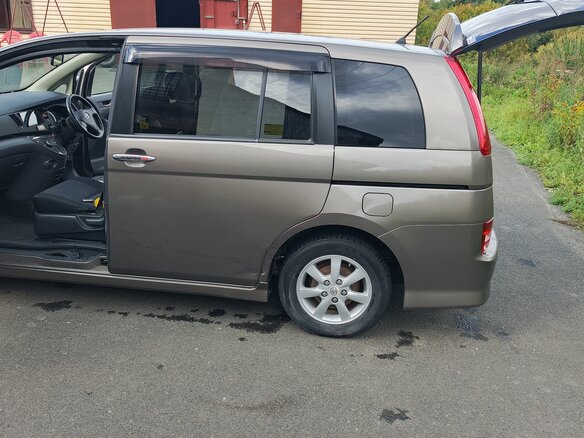 2010 Toyota ISis I Рестайлинг, серый, 959000 рублей - вид 5