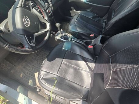 2011 Hyundai Solaris I, серебристый, 455000 рублей, вид 4