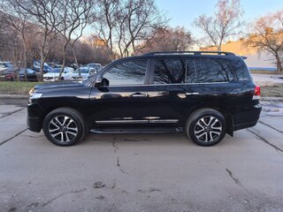 2016 Toyota Land Cruiser 200 Series Рестайлинг 2, чёрный, 6500000 рублей, вид 4
