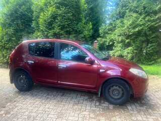 2011 Renault Sandero I, красный, 330000 рублей, вид 4