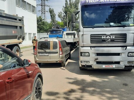 2002 MAN 26, серебристый, 2900000 рублей, вид 1