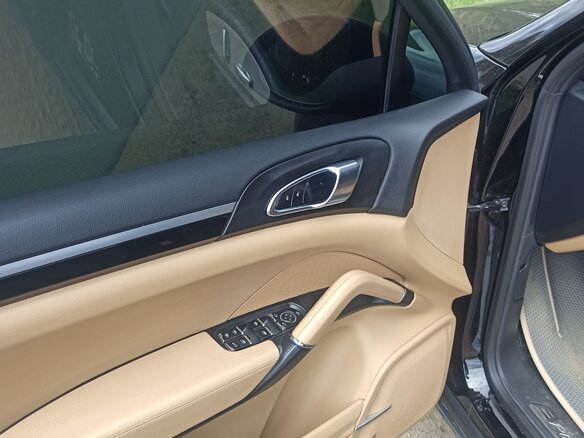 2014 Porsche Cayenne Diesel II (958), чёрный, 3000000 рублей - вид 9