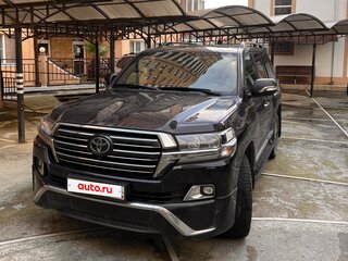 2017 Toyota Land Cruiser 200 Series Рестайлинг 2, чёрный, 7150000 рублей, вид 3