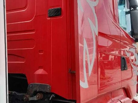 2006 Scania R-Series, красный, 1900000 рублей, вид 4